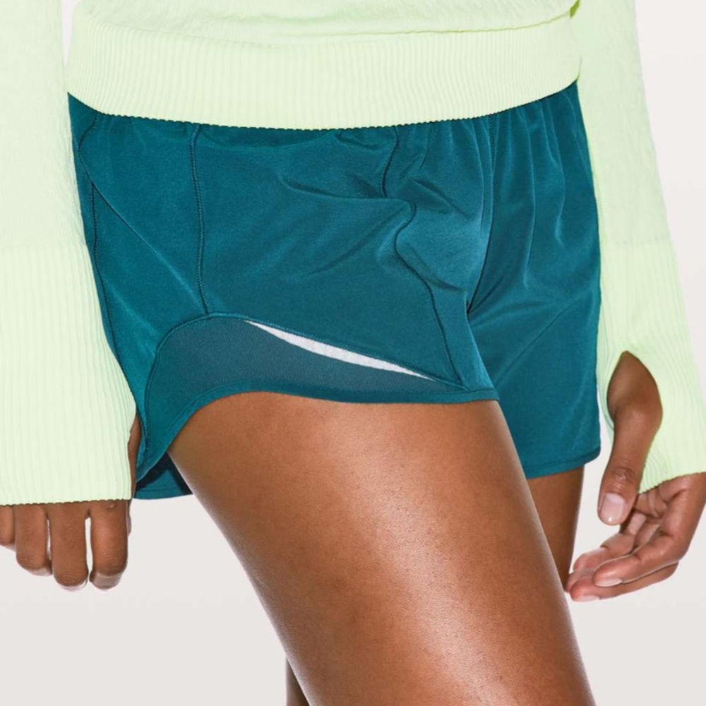 Lululemon Hotty Hot Short II, 4”